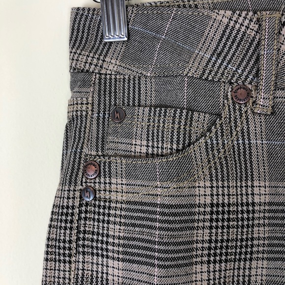 Free Style Revolution Plaid Shorts C216, 17, 18,19 - Picture 3 of 8